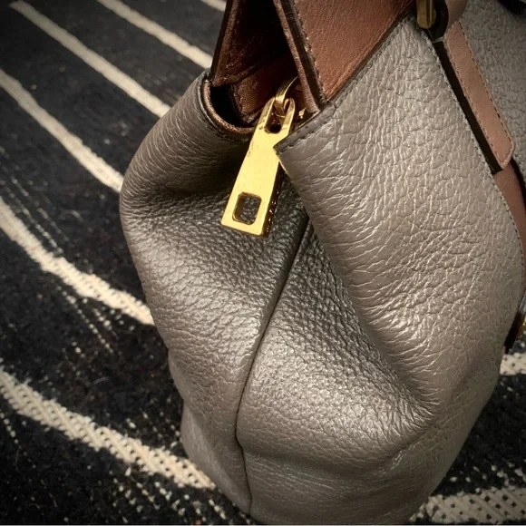 MARC JACOBS PEEBLED | DARK TAUPE AND BROWN WITH HAMMERED GOLD HARDWARE | ITALY - Picture 12 of 17